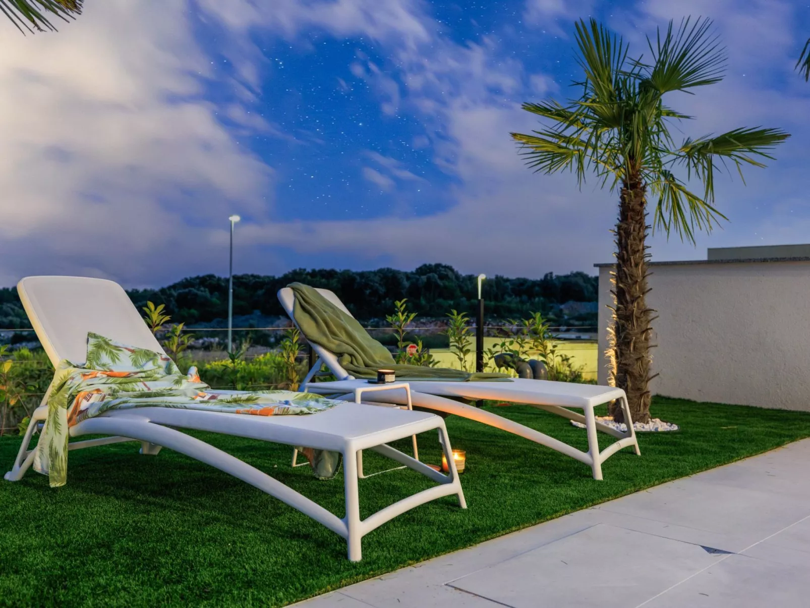 Neue moderne Villa mit Pool in der Nähe von dem - Image-tags.info