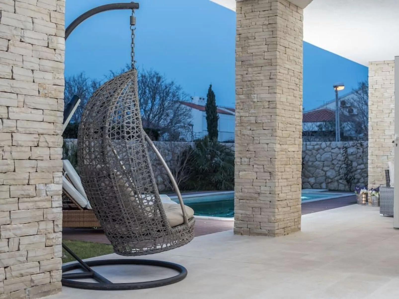 Luxuriöse Villa White Rose mit Pool in der Nähe von Zrče Beach - Image-tags.info