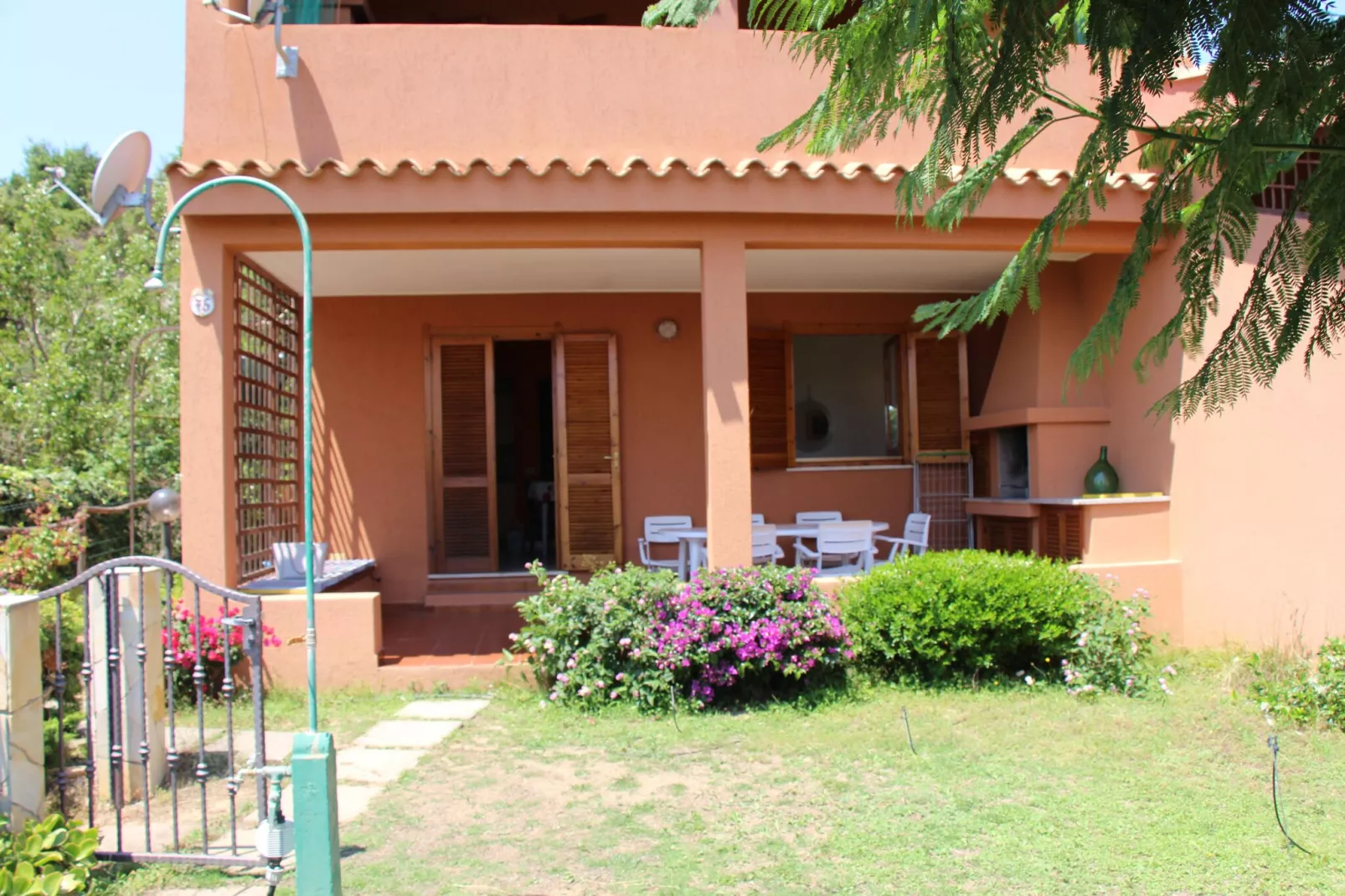Residence Reale Marina Trilo-Gardens summer