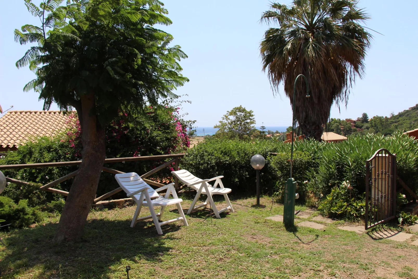 Residence Reale Marina Trilo-Gardens summer