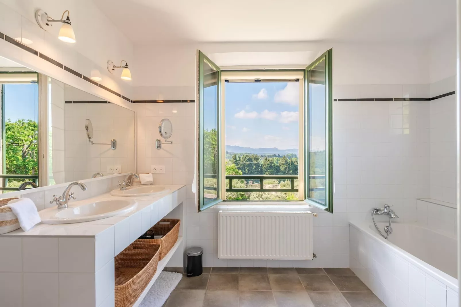 Le Mas Elaïa  votre havre familial avec piscine privée-Salle de bain