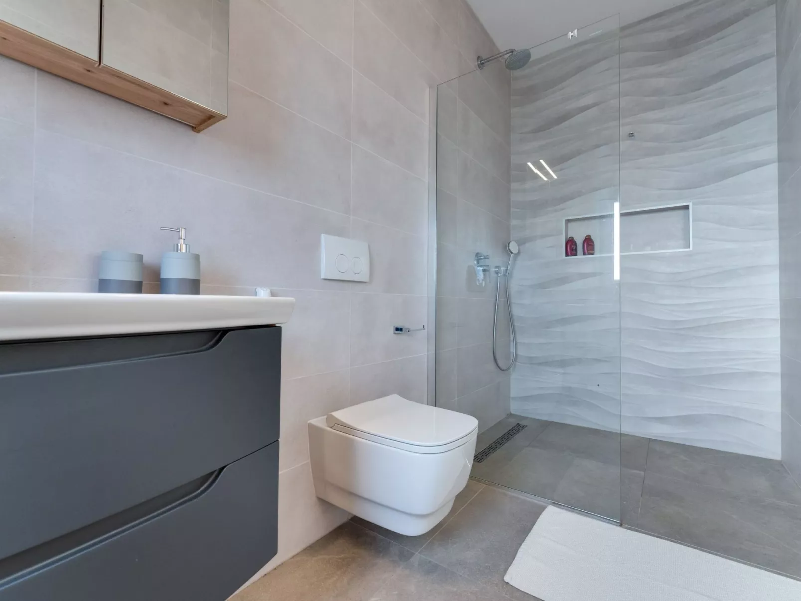 Schone Villa mit Pool, Meerblick, Strand - Image-tags.info