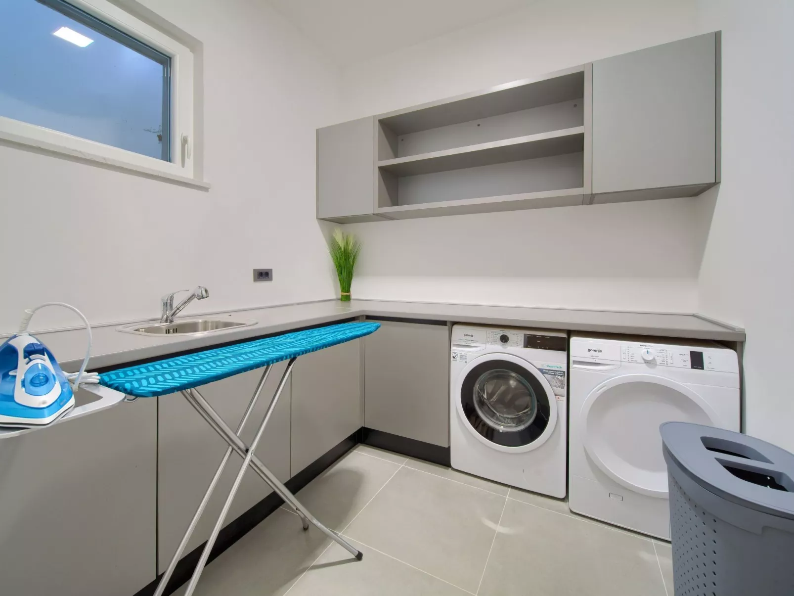 Luxuriöse Villa mit Pool und fantastischem Meerblick - Image-tags.info