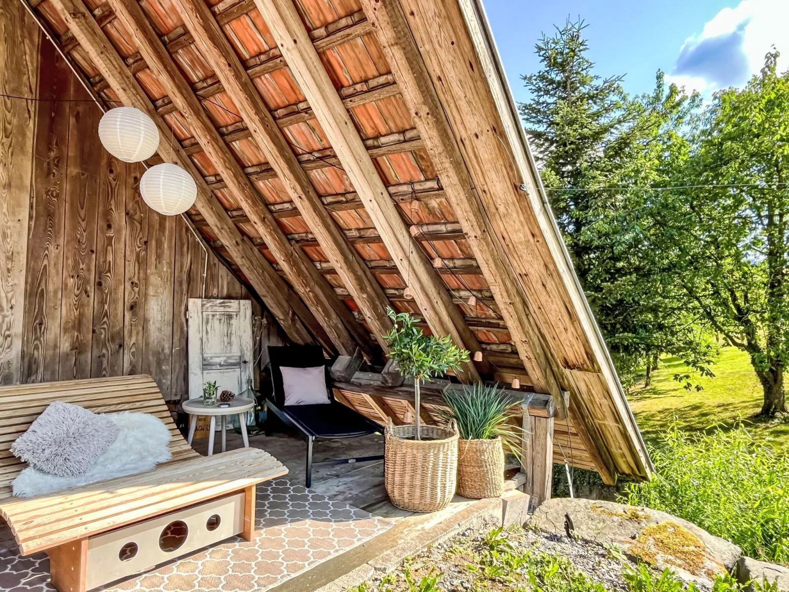 Kinast (HFT201)-Outside