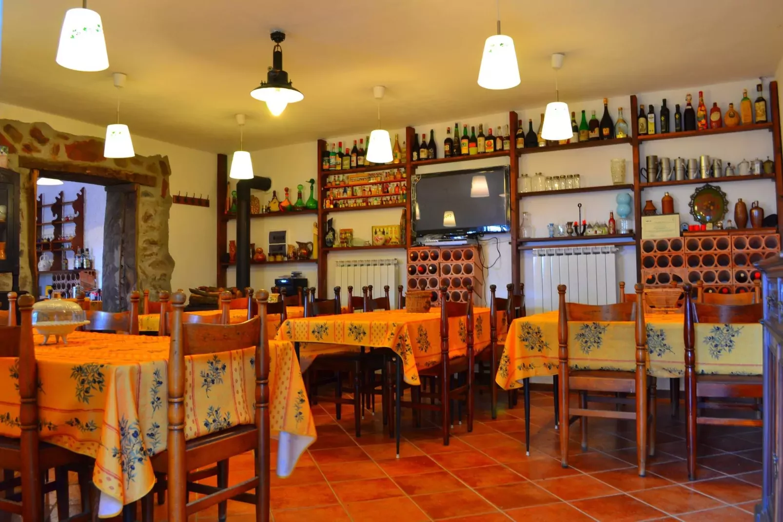 Gromoletta-Facilities