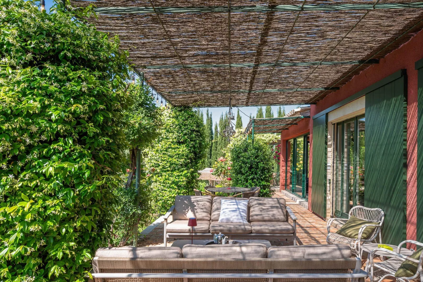 Le Mas Elaïa  votre havre familial avec piscine privée-Terrasse / balcon