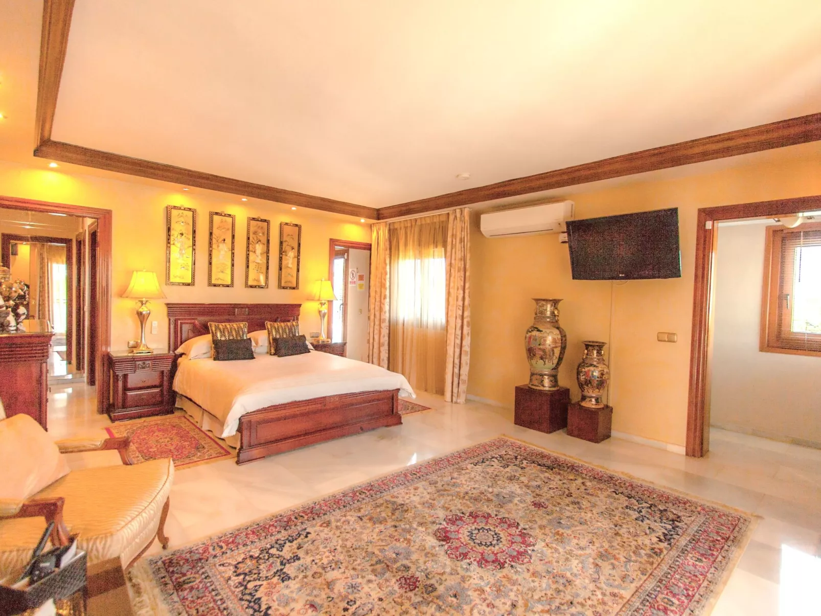 In der Nähe des Strandes, beheiztes Schwimmbad, Spielraum, Spielzimmer, etc - Drinnen