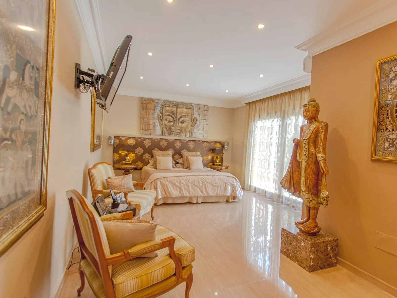 In der Nähe des Strandes, beheiztes Schwimmbad, Spielraum, Spielzimmer, etc - Drinnen