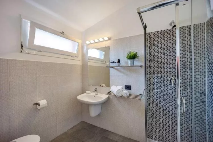 Residence Rebi Village in Imperia - Bilo 5 / B5G-Bathroom
