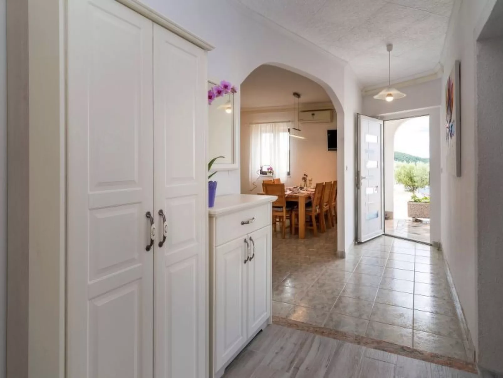 Luxuriöse Villa mit Pool und fantastischem Meerblick - Image-tags.info