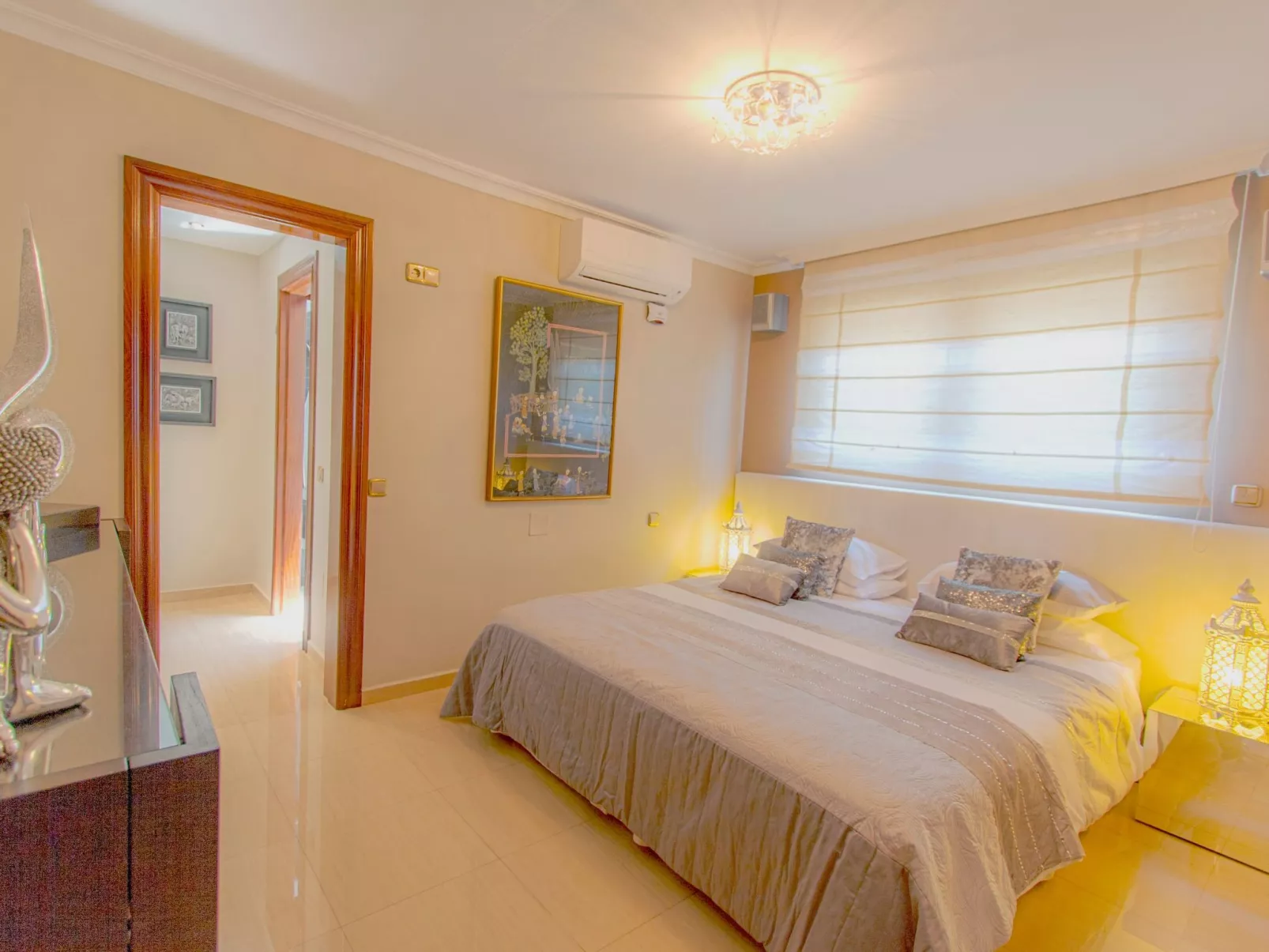 In der Nähe des Strandes, beheiztes Schwimmbad, Spielraum, Spielzimmer, etc - Drinnen