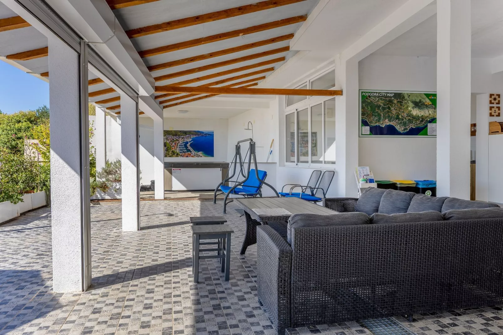 Villa Blanka - Six Bedroom Villa with Swimming Pool and Sea View-Ambiente