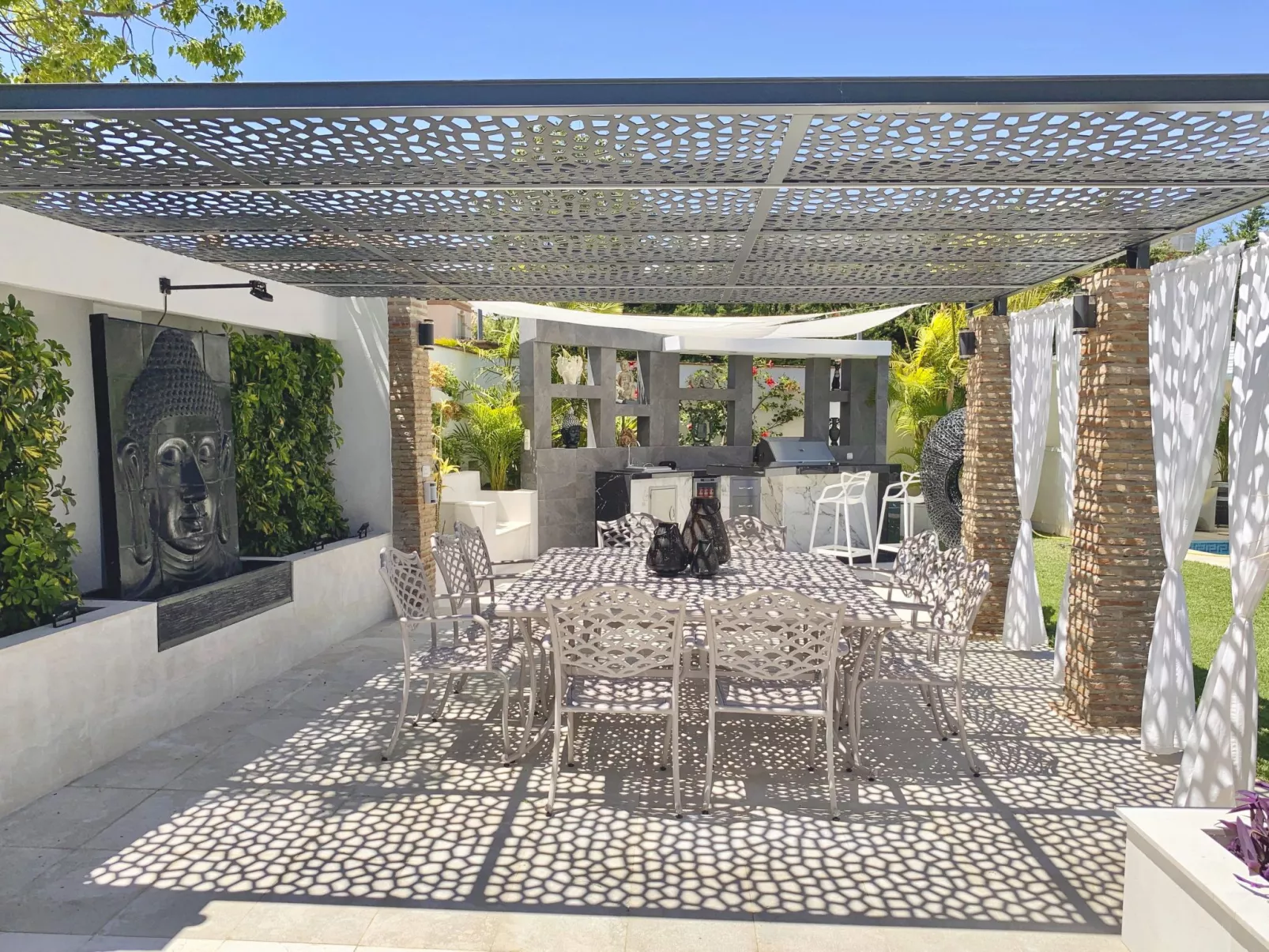 In der Nähe des Strandes, beheiztes Schwimmbad, Spielraum, Spielzimmer, etc - Draußen