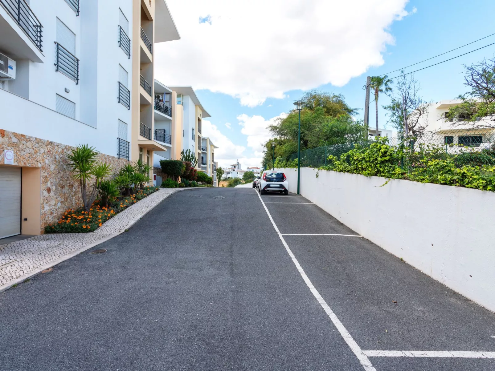 "Elena 1" mit Blick auf das Wasser - Image-tags.info