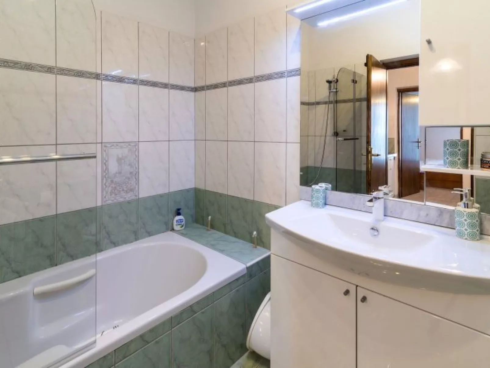 Luxuriöse Villa mit Pool und fantastischem Meerblick - Image-tags.info