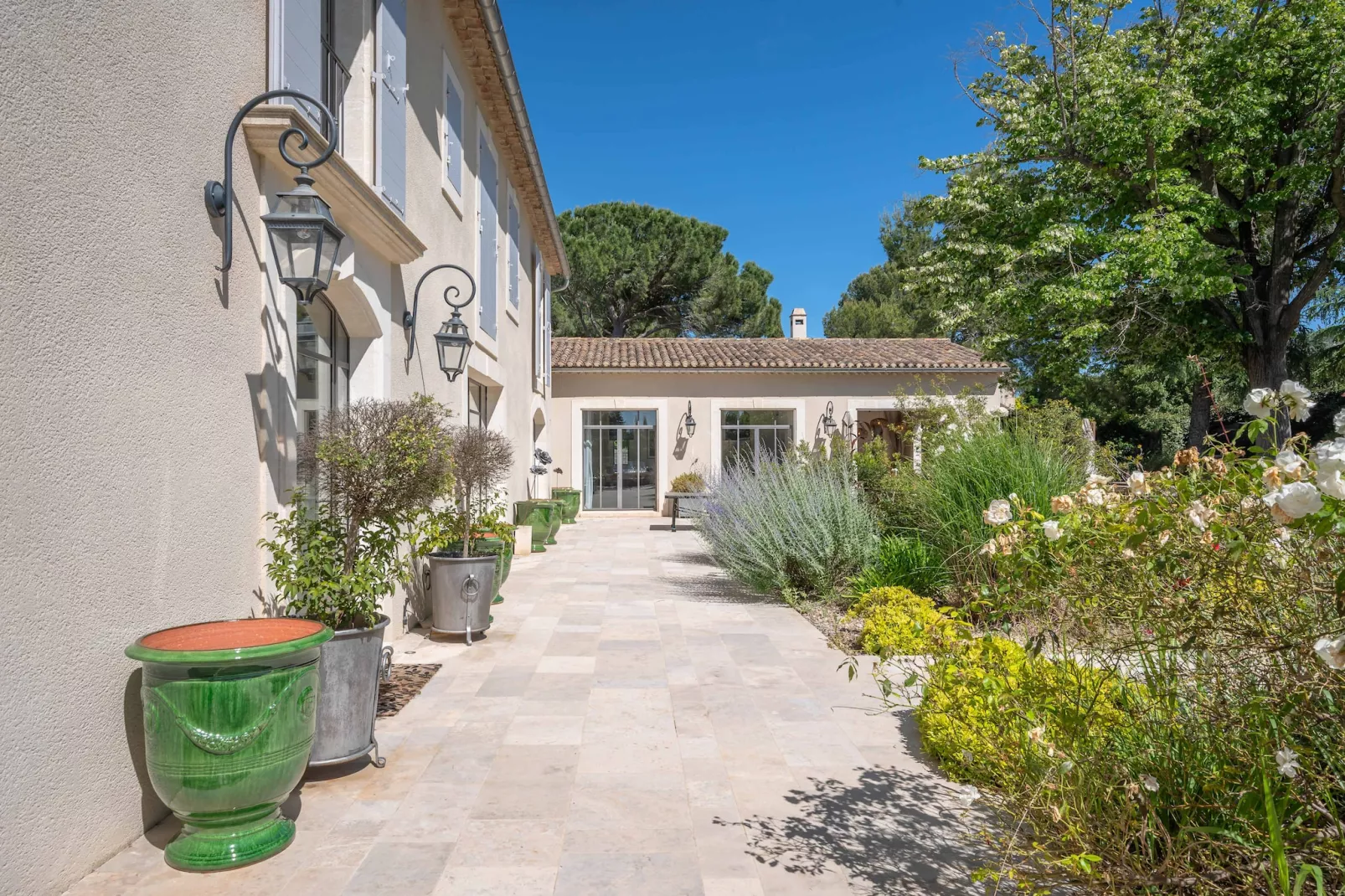 Mas prestigieux au coeur de Saint-Remy-de-Provence-Garten Sommer