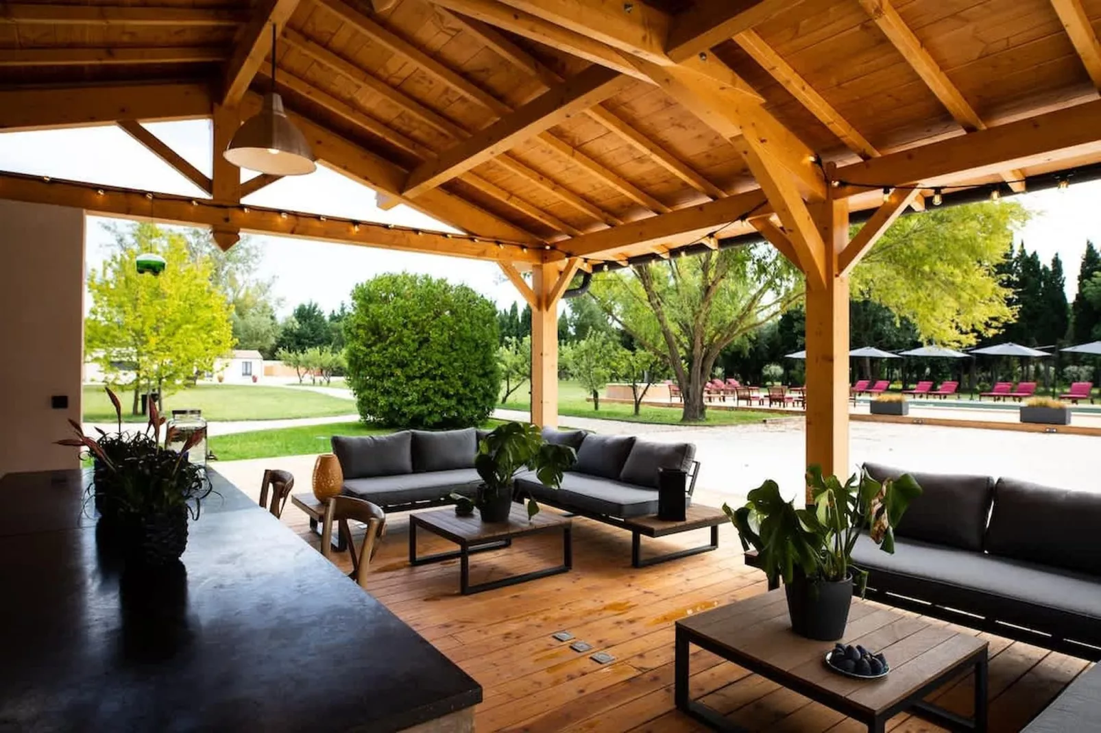 Charmant Mas Provençal avec piscine et jacuzzis-Terrace balcony