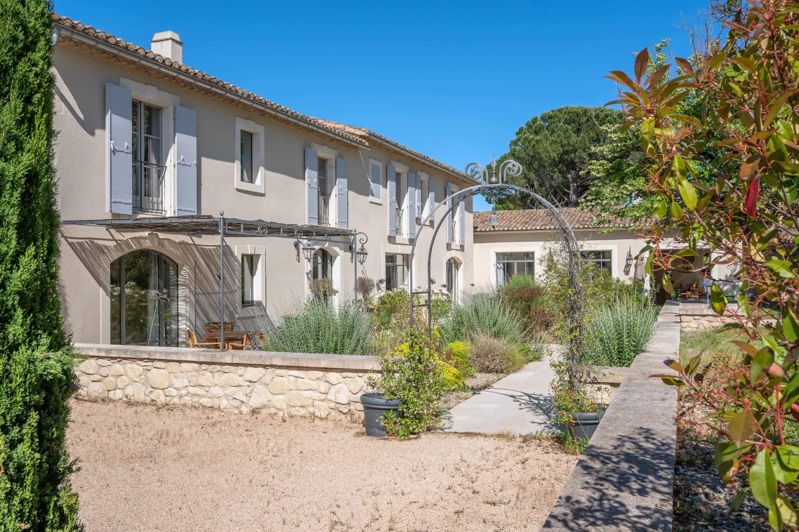 Mas prestigieux au coeur de Saint-Remy-de-Provence-Garten Sommer