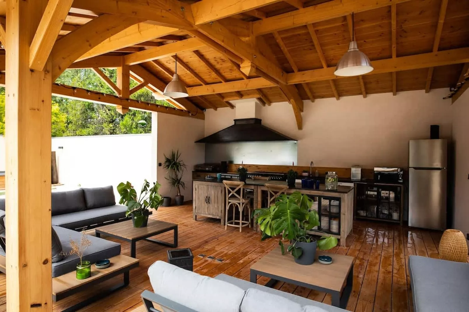 Charmant Mas Provençal avec piscine et jacuzzis-Terrace balcony