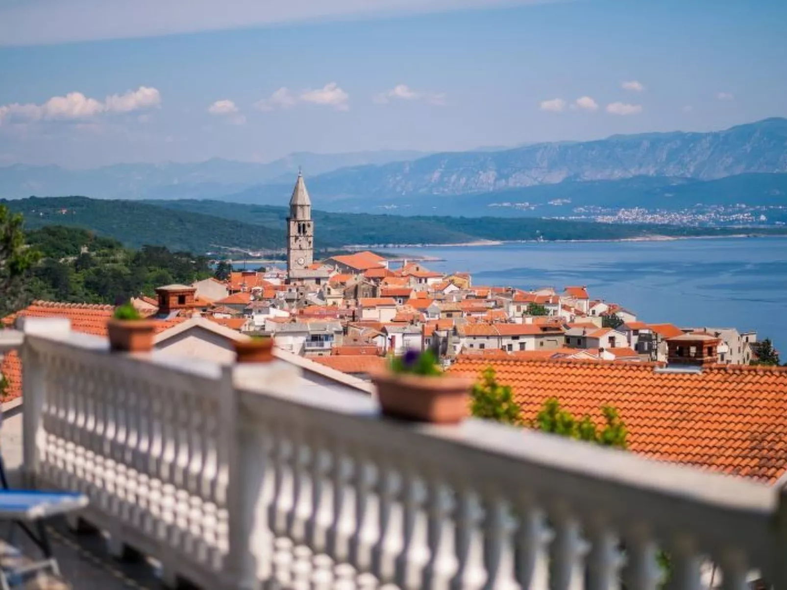 Luxuriöse Villa mit Pool und fantastischem Meerblick - Image-tags.info