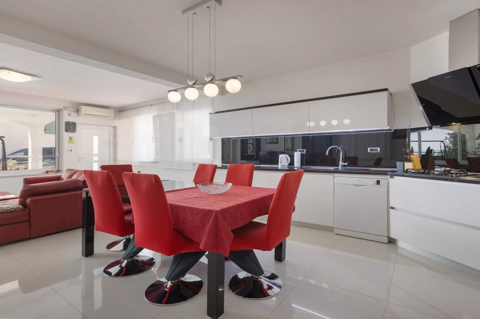 Villa Blanka - Six Bedroom Villa with Swimming Pool and Sea View-Ambiente