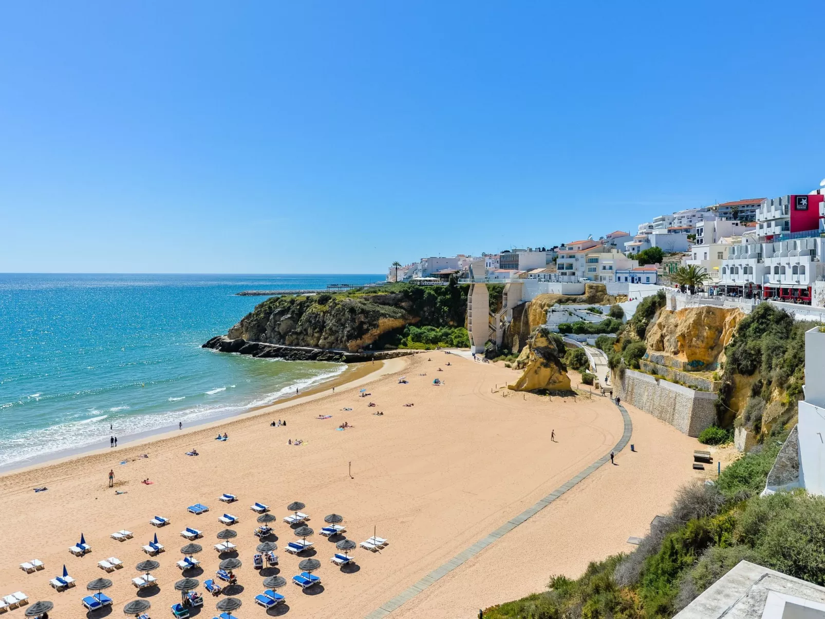 "Elena 1" mit Blick auf das Wasser - Image-tags.info