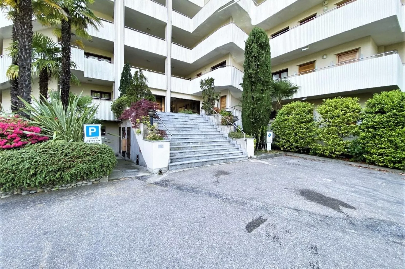 VC02/8 - Villa Castiglioni-Exterior summer
