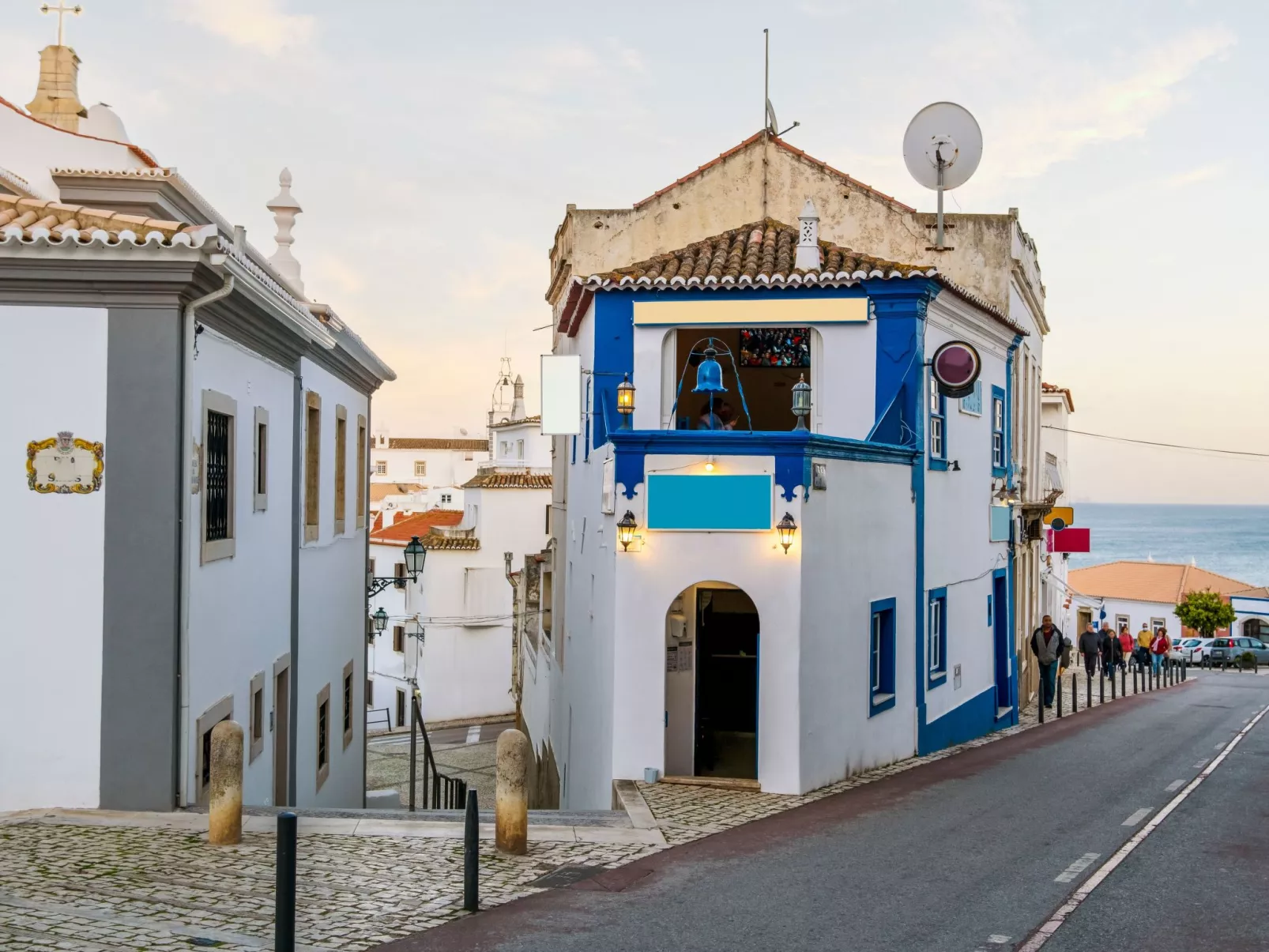 "Elena 1" mit Blick auf das Wasser - Image-tags.info