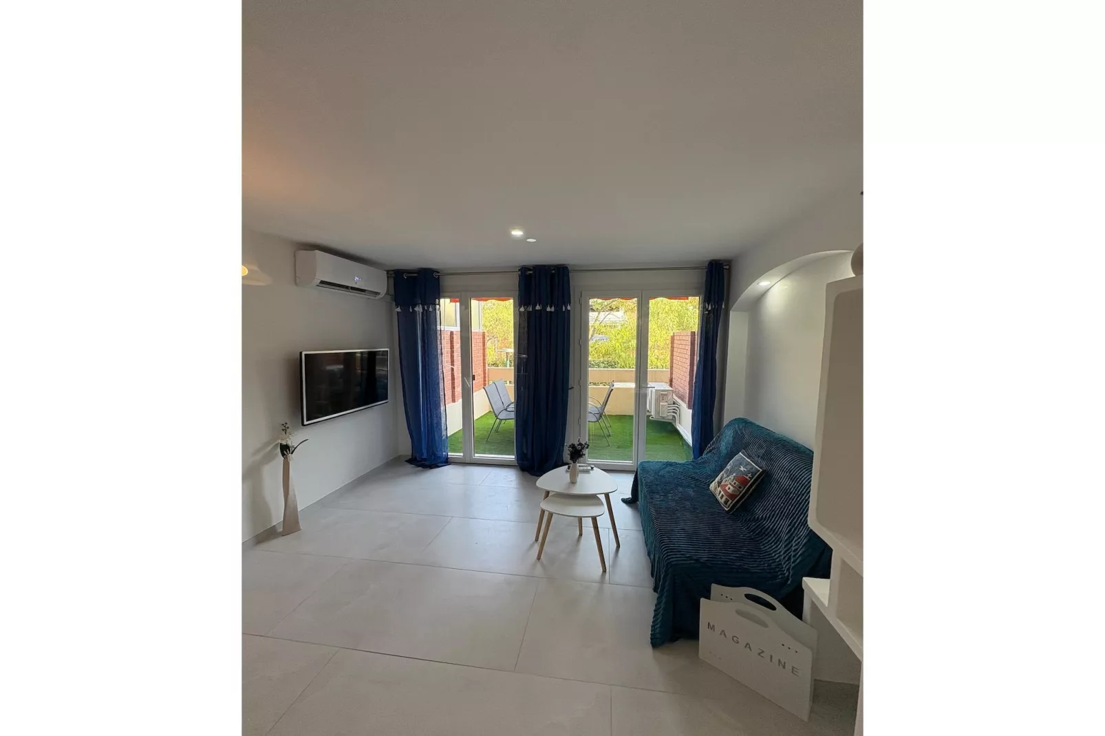 Suite Design Blue – Terrasse & Clim – Fréjus Plage