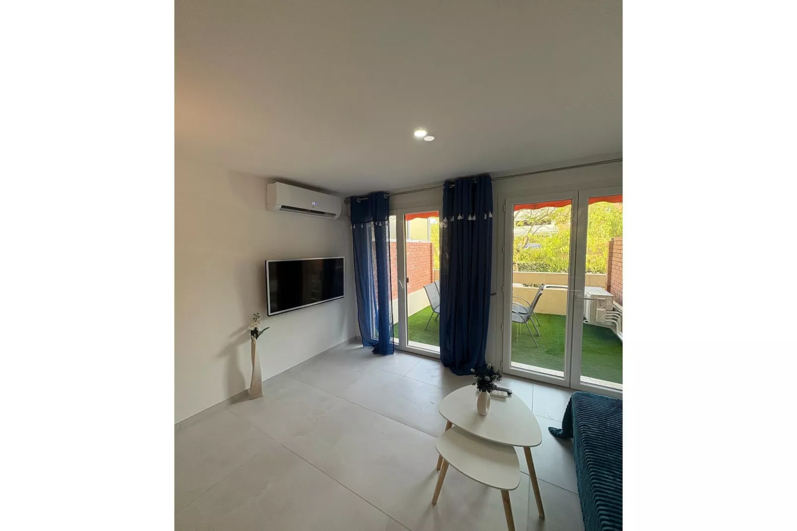 Suite Design Blue – Terrasse & Clim – Fréjus Plage