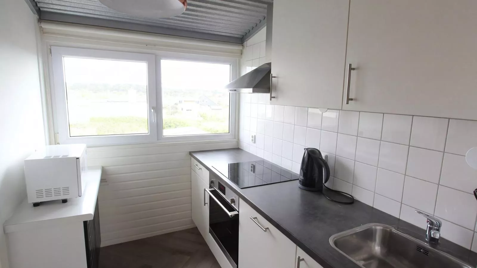 Beachhouse II-Kitchen