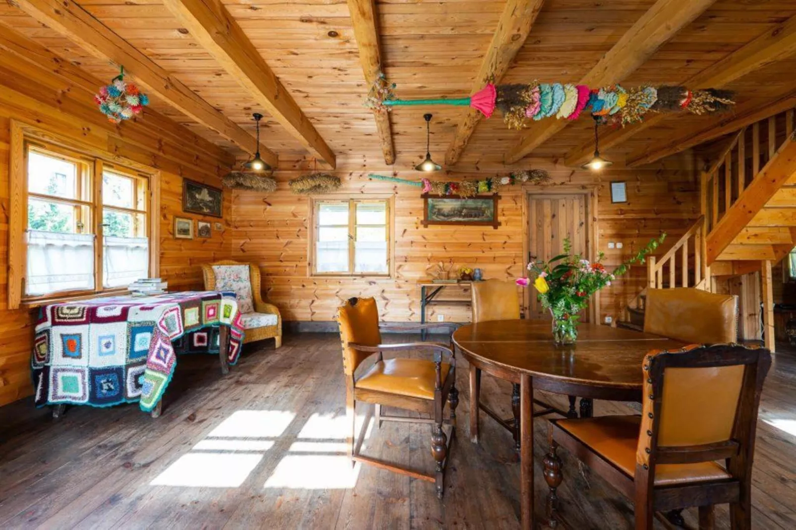 Dom przy drodze Skansen dla 8 osób Bełczna-Esszimmer