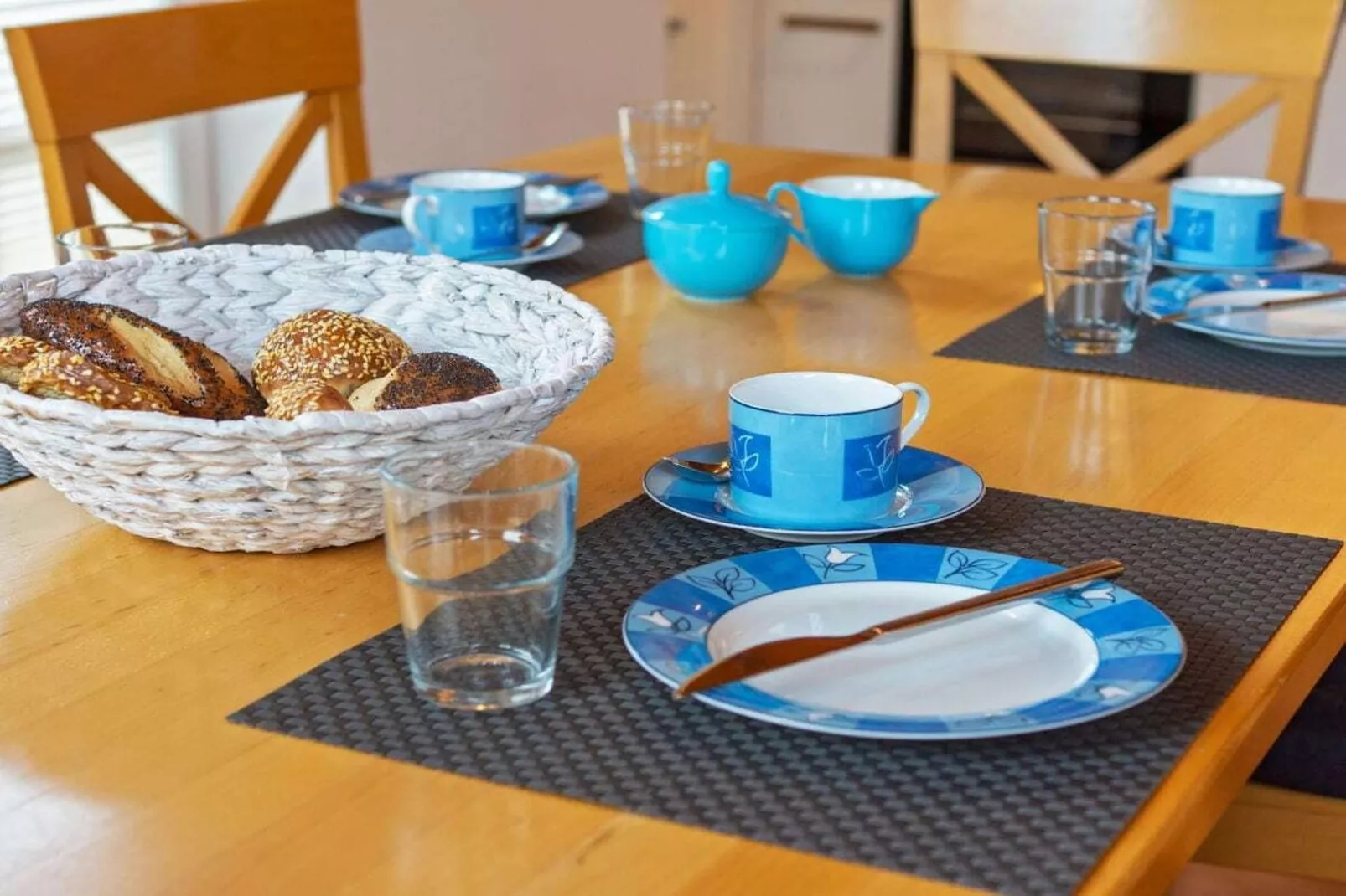 246408 - Dining room