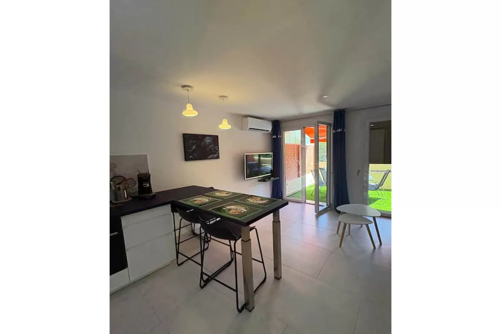 Suite Design Blue – Terrasse & Clim – Fréjus Plage-Dining room