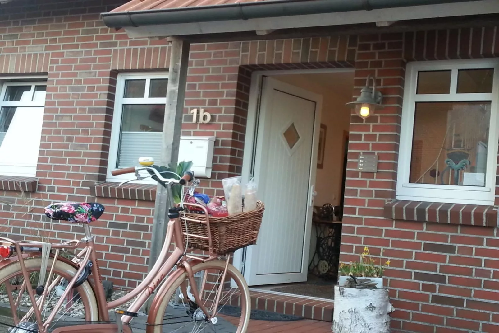 78297-Hall & reception