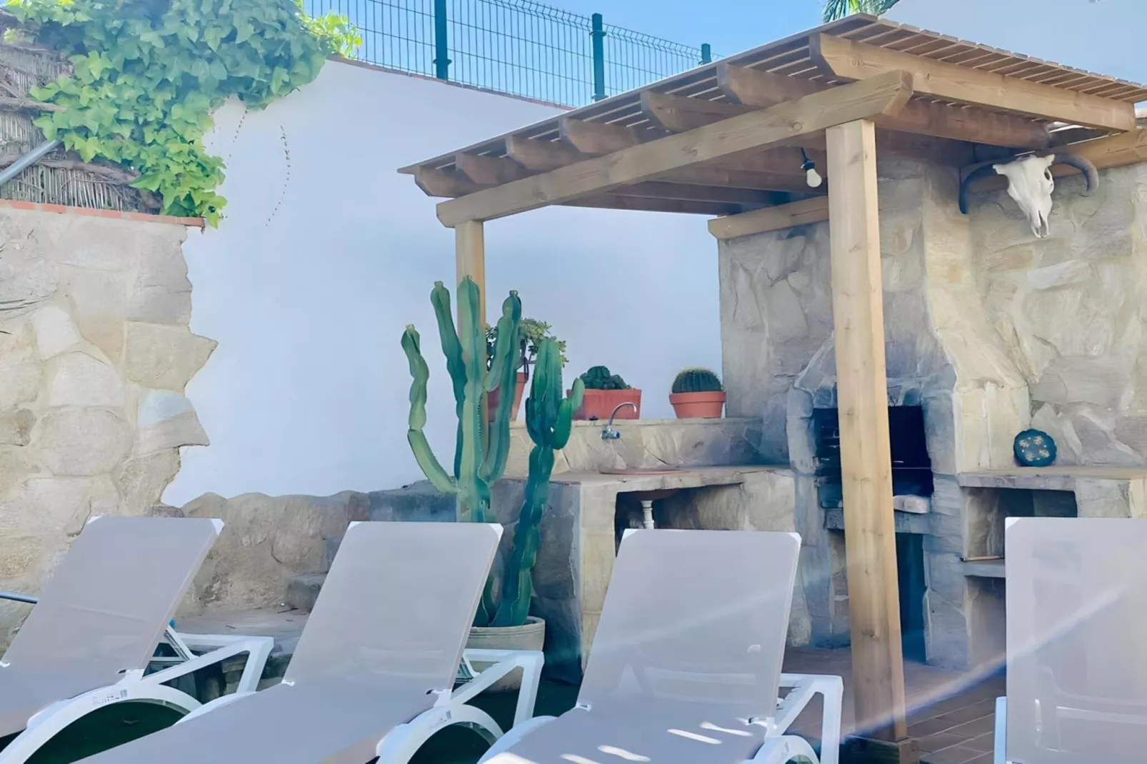 4682-+34618736920-Terrace balcony