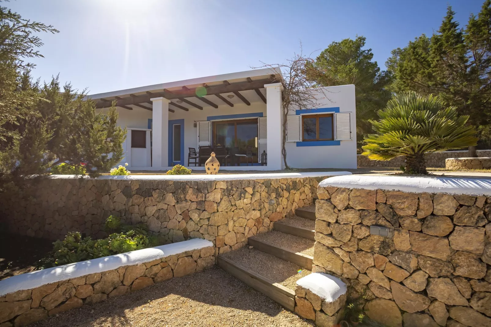 SES SAVINES - Exterior in summer