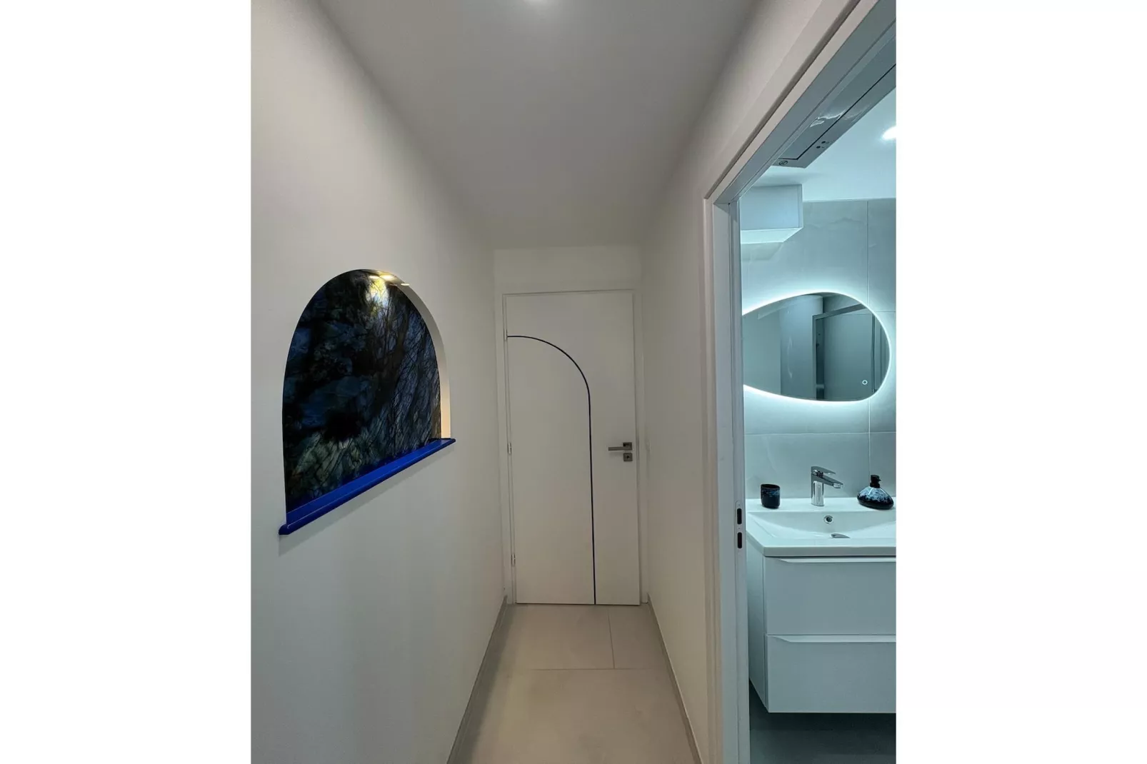 Suite Design Blue – Terrasse & Clim – Fréjus Plage-Bathroom