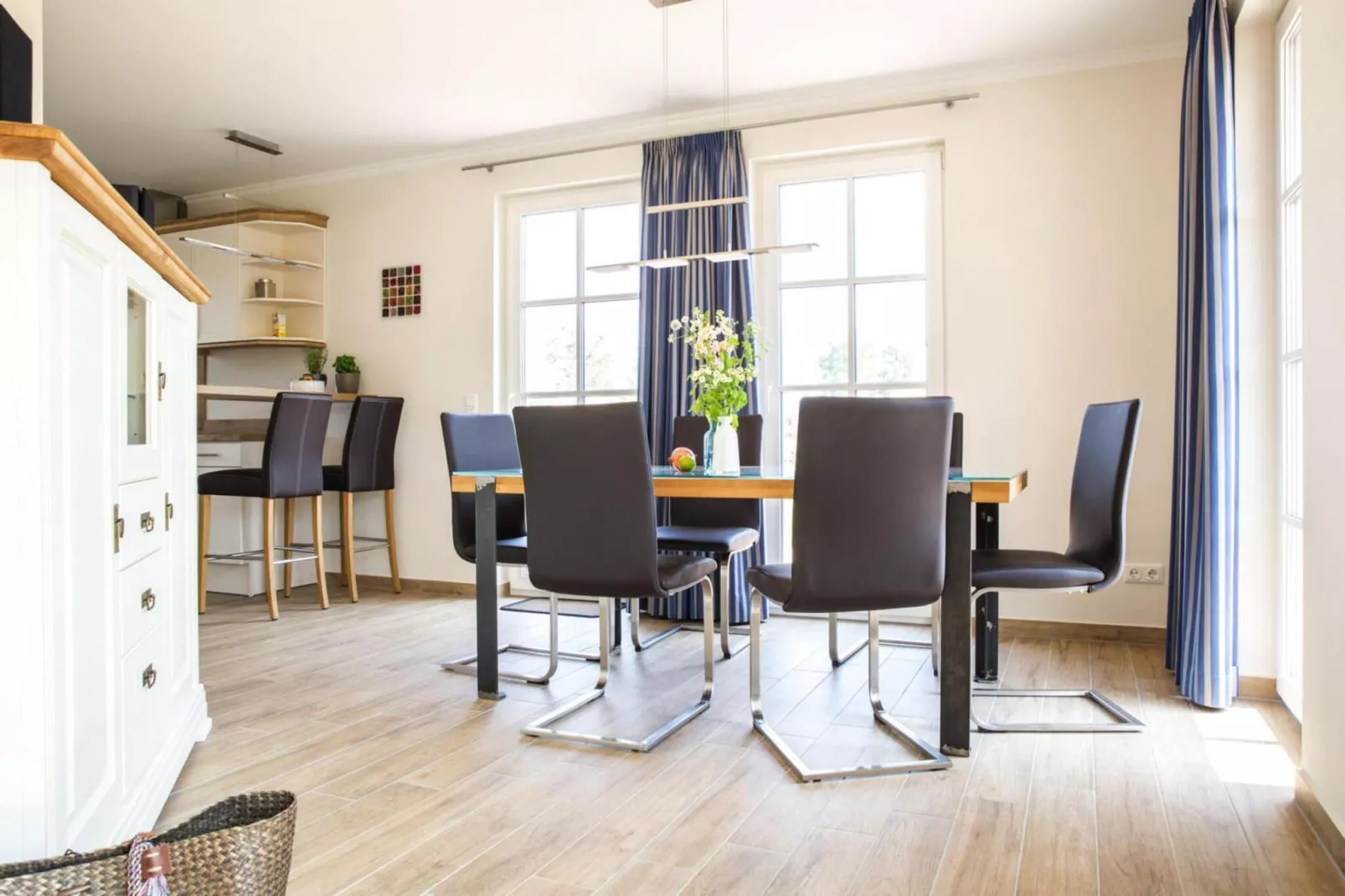 Schilfrohrsänger 43-Salle à manger