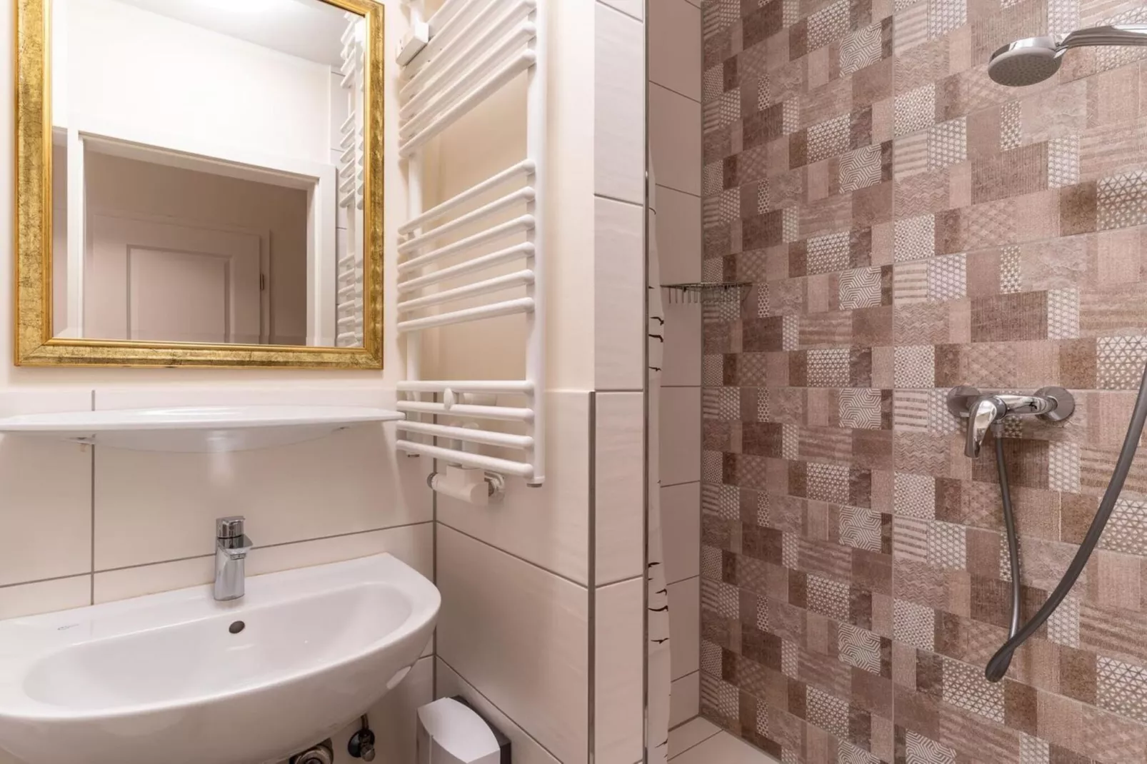 Ferienwohnung Frida-Bathroom