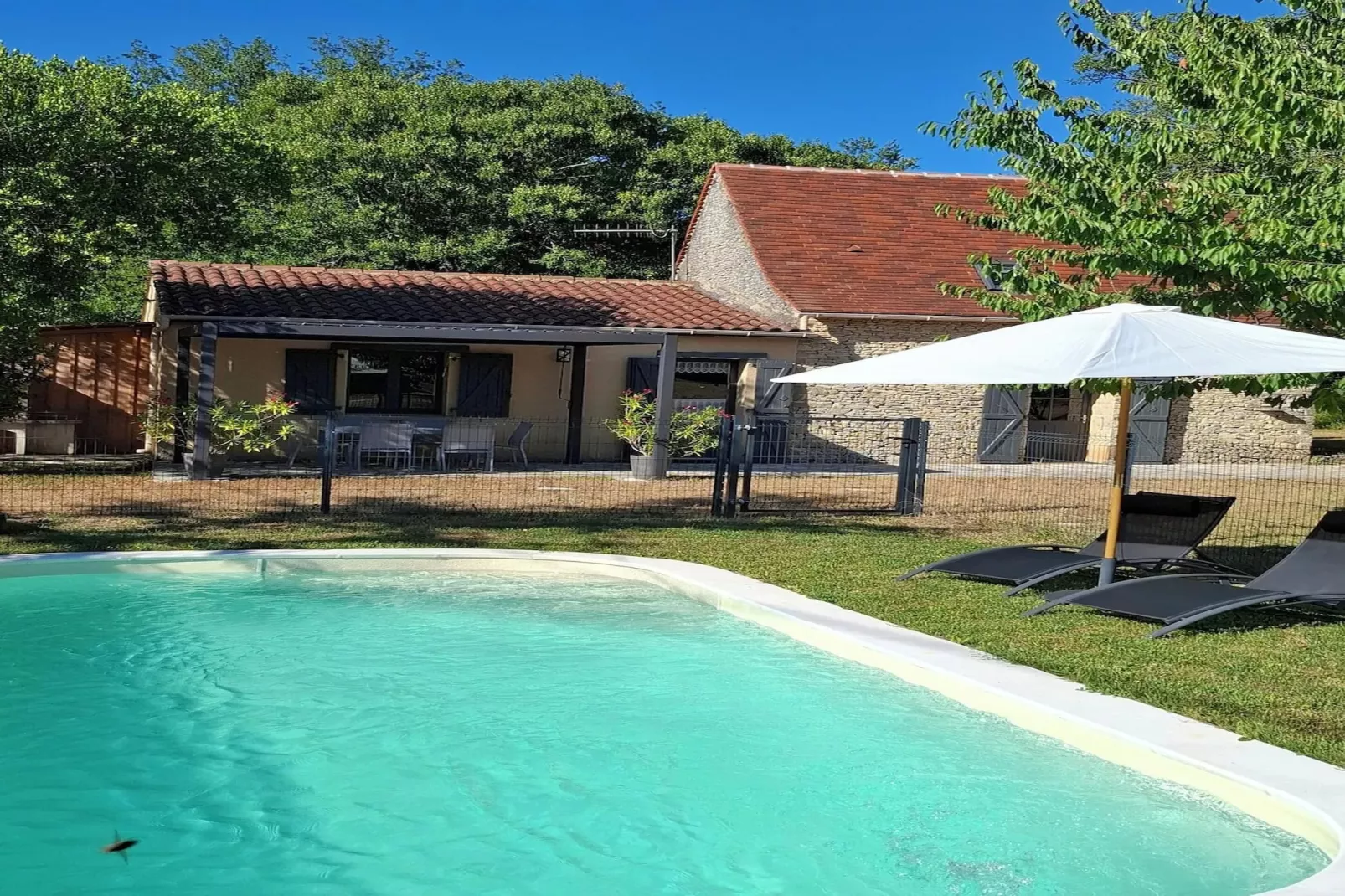 Jolie maison le Catalo - Swimming pool