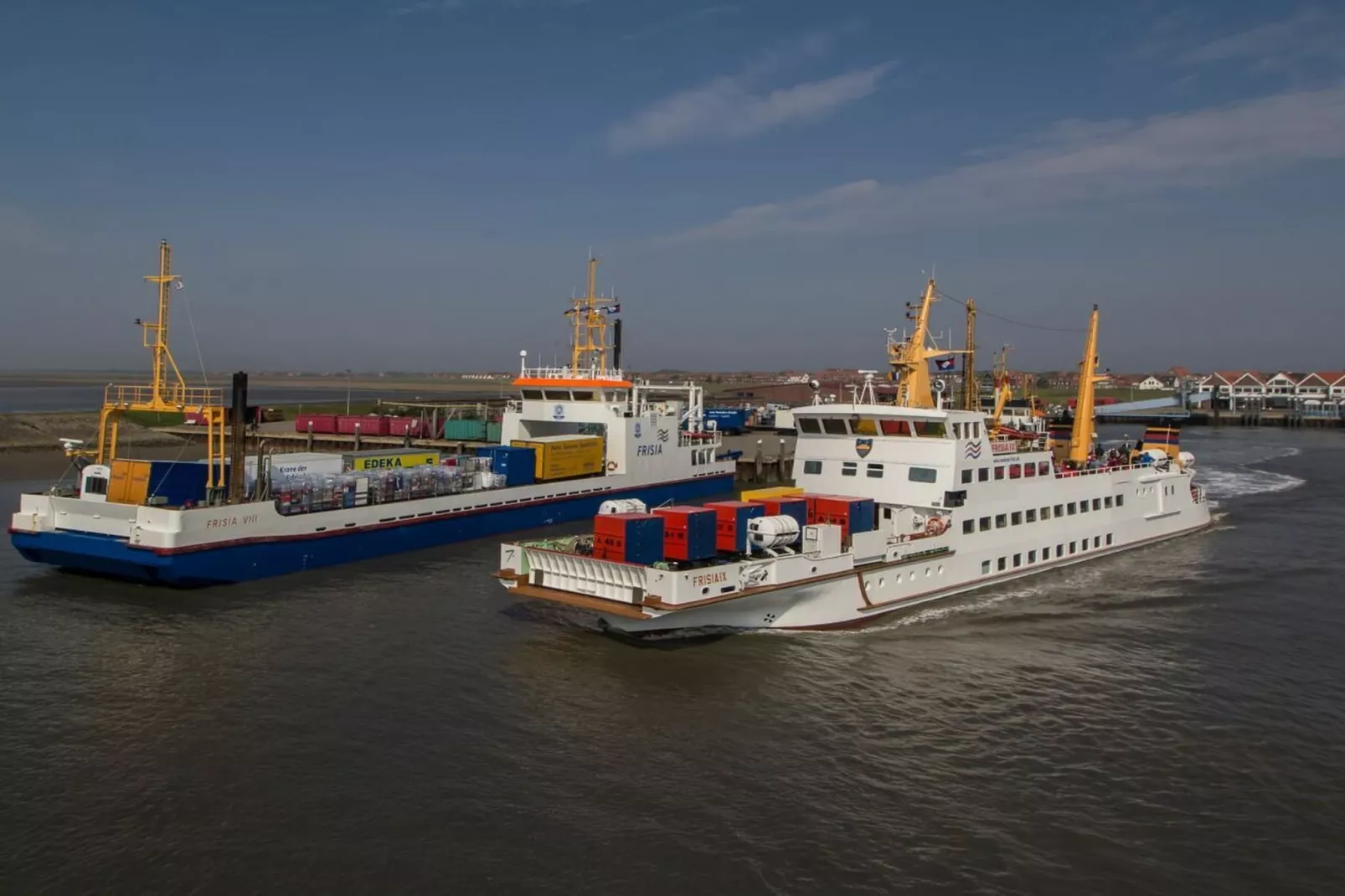 383519-Areas within 5km in summer