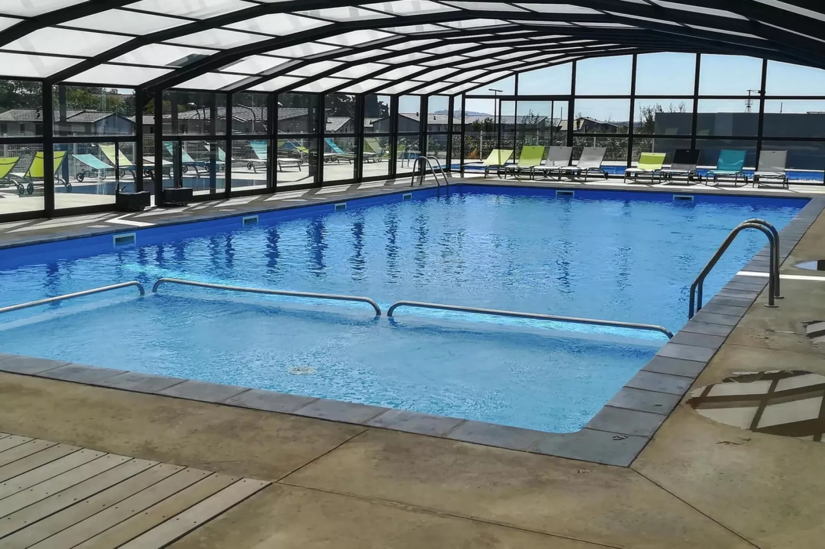 Chalet in Pomérols-Swimming pool