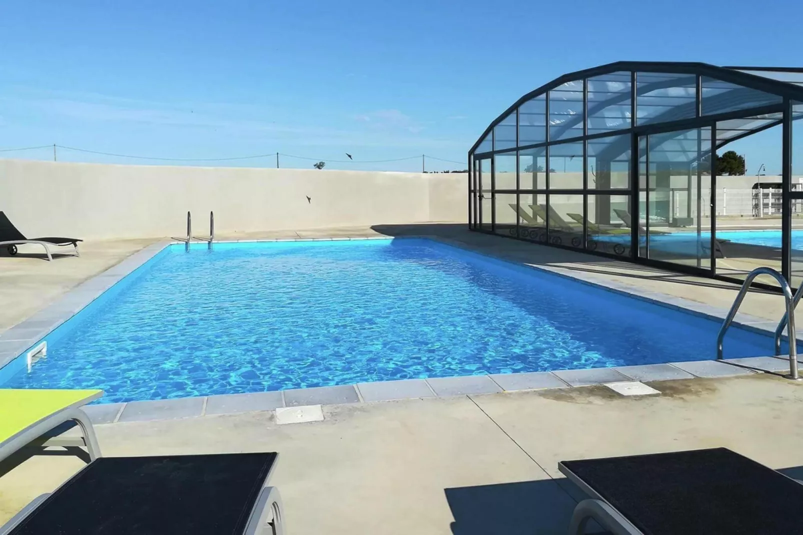 Chalet in Pomérols-Swimming pool