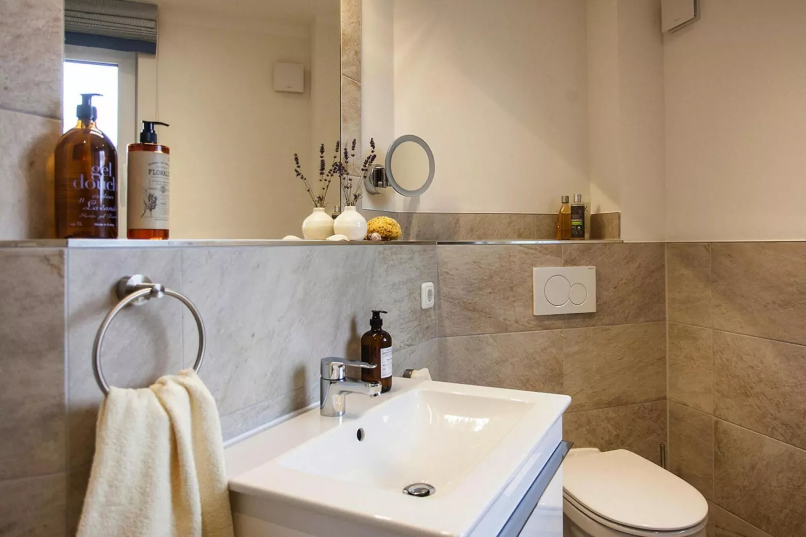 Schilfrohrsänger 18-Badezimmer