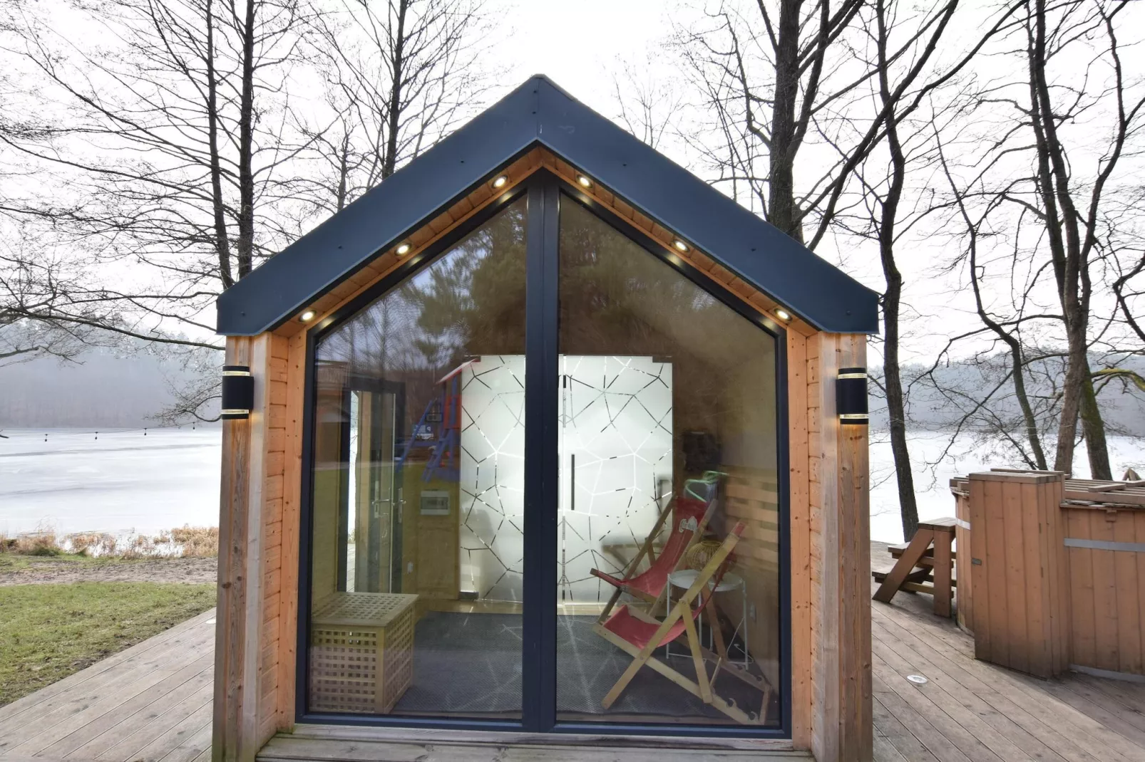 Dom wakacyjny w Starych Czaplach z dużą sauną-Terrasse/Balkon