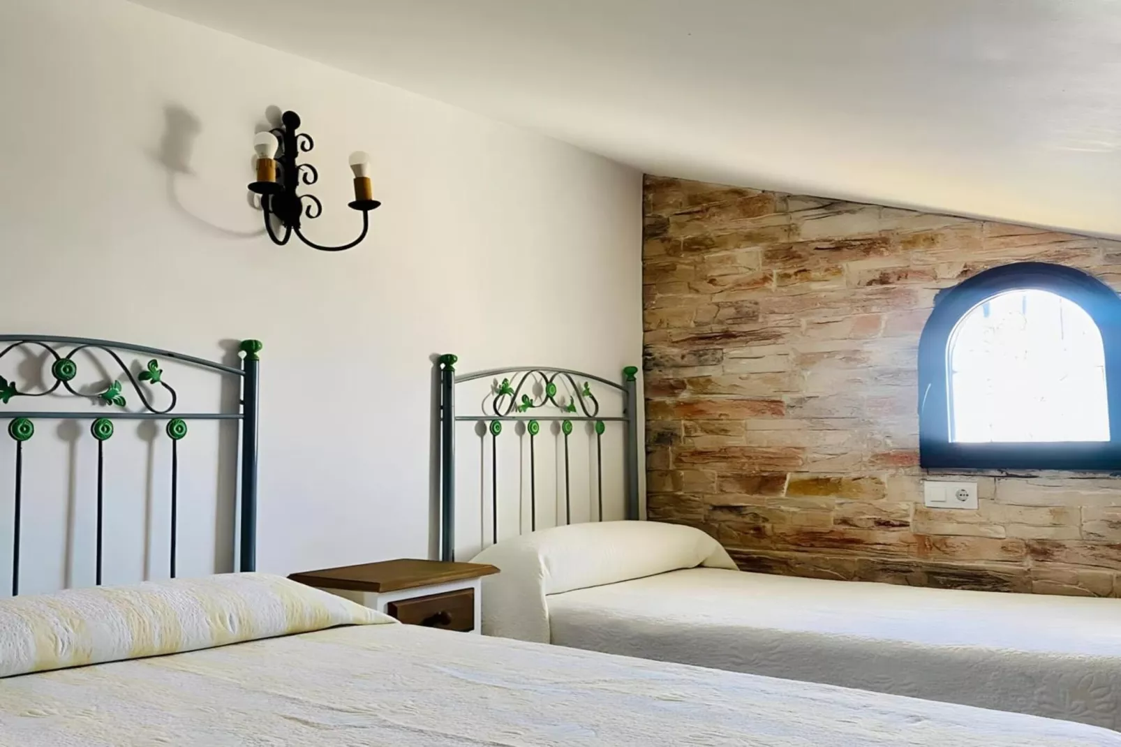 4682-+34618736920-Bedroom