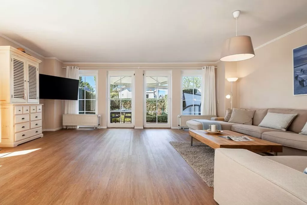 218380 - Living room