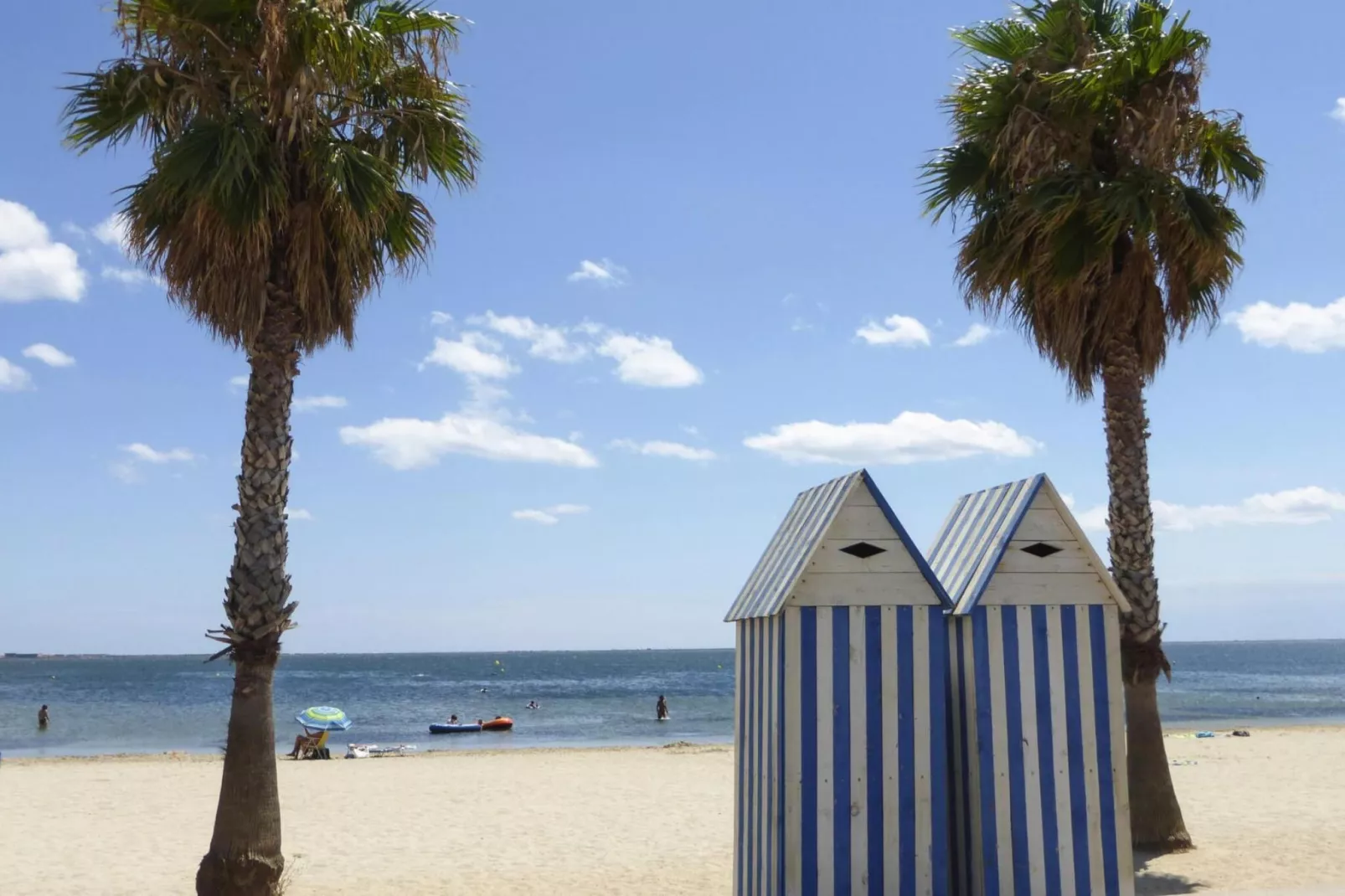 Chalet in Pomérols-Water view