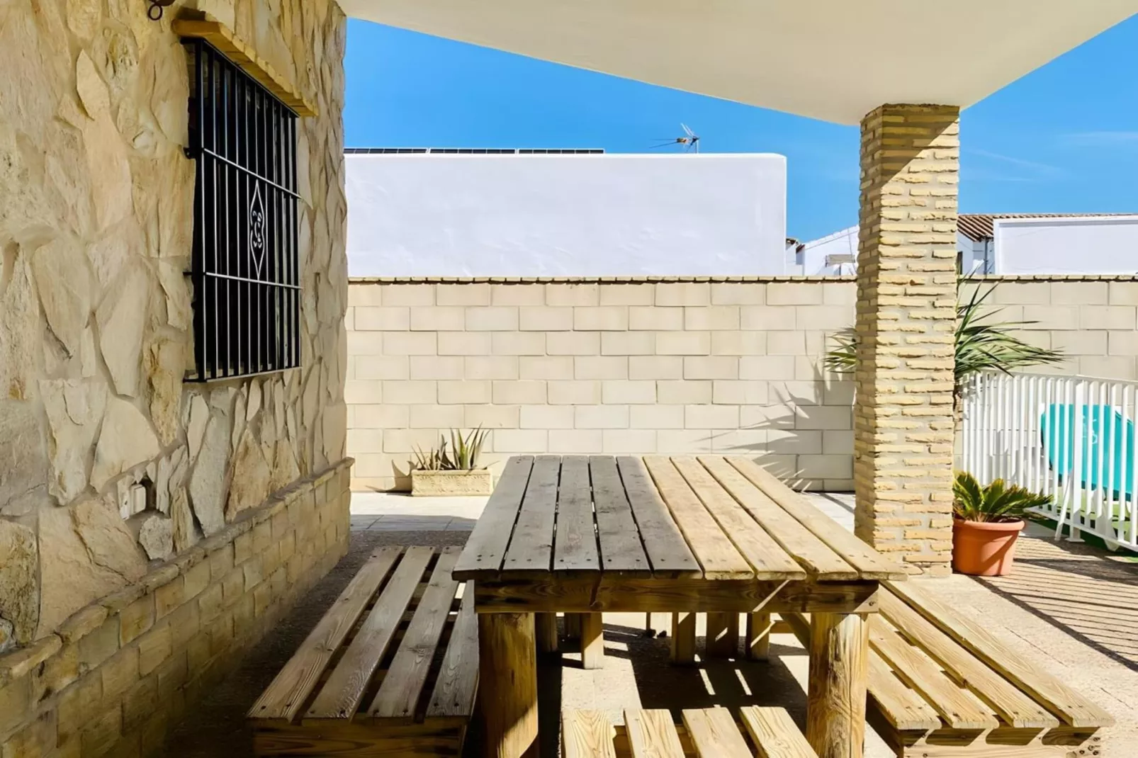 4682-+34618736920-Terrace balcony